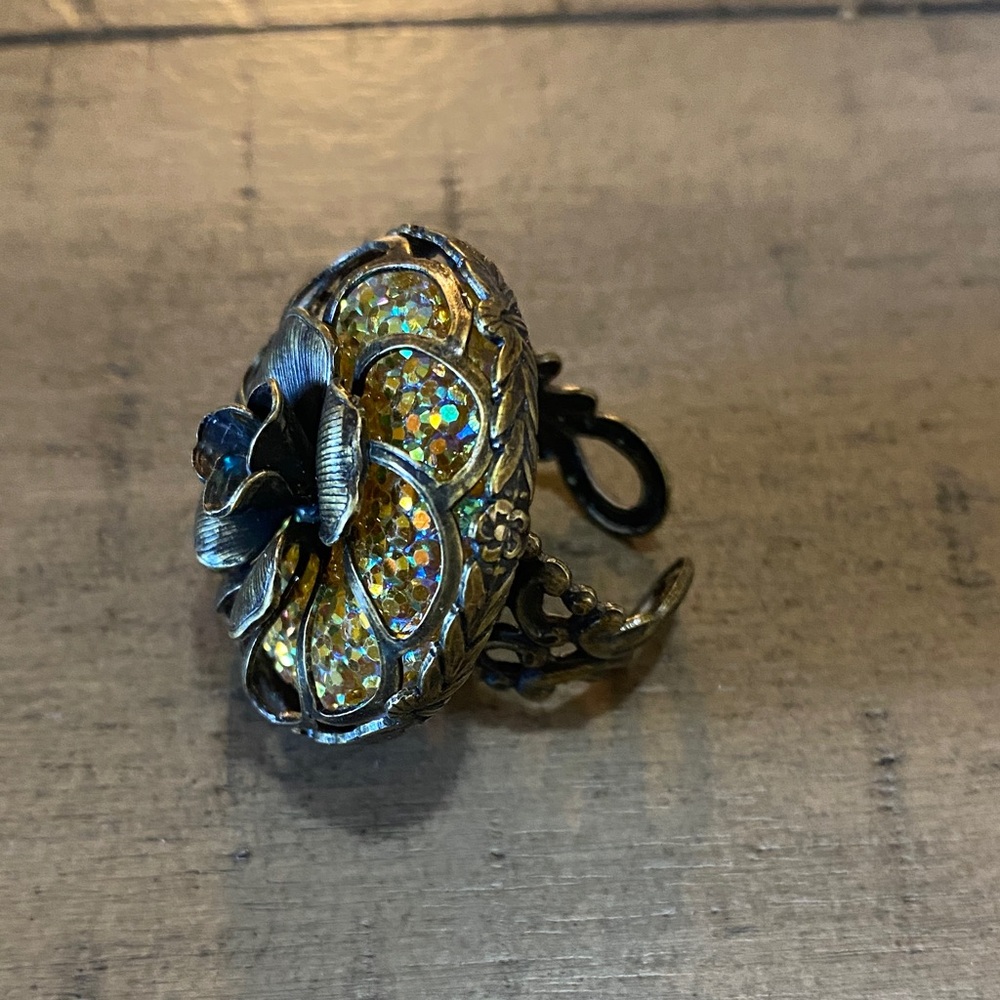 Vintage Style brass and crystal Floral Ring ollipop